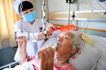 高龄老人谨防“最后一次骨折”
