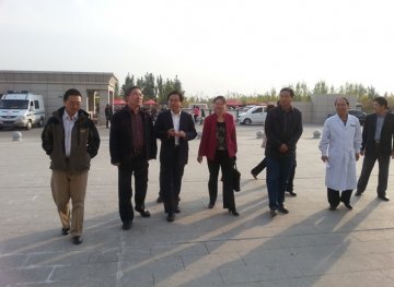 中国疾控中心结控中心赵雁林副主任来疆指导结核病实验室建设