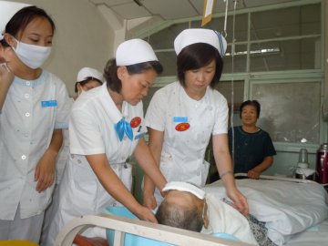 我是共产党员，愿为您竭诚服务