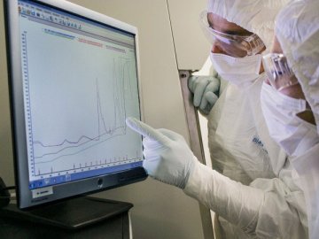 Science：埃博拉疫苗试验引发伦理争议