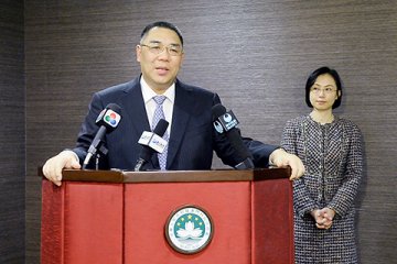 崔世安称博彩业会有健康平稳的发展 政府早已做好居安思危工作