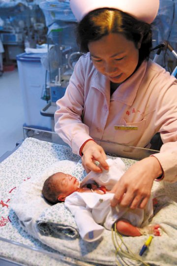 22岁尿毒症少妇舍命产女被称医学奇迹