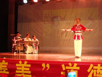我校举办首届“真善美”道德小品大赛