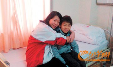暴走救母少年骆伟科：愿放弃一切 只要妈妈永在身边
