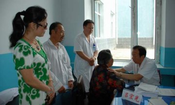 一院师生深入开展 “医疗三下乡”活动