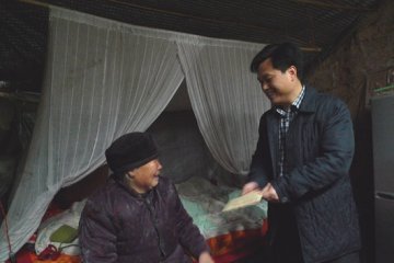 鹤城区发放医疗救助金841万余元