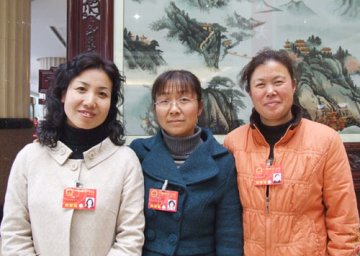 云南来自基层女性新代表：最关心养老住房与医保