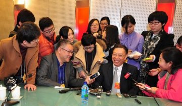 政协委员黄洁夫：回应医生“含泪十问”