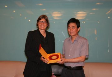 瑞士沃州高等教育代表团访问我校