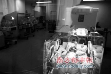 患儿用8毛钱药治病续：多名家长拒当事医院手术