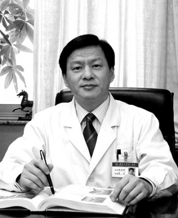 北京大学第三医院陈仲强创新术式治疗后凸畸形