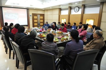 中山三院召开离退休老同志座谈会