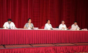 2015年全国卫生计生系统对口支援新疆工作座谈会在乌鲁木齐召开