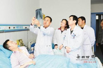 华亭县医院实行集体处方点评制度