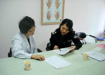 罗湖区卫生监督所开展“互联网非法性药品和性病治疗广告低俗之风”专项整治行动