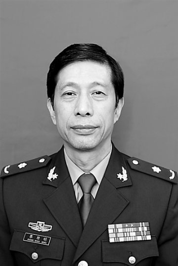 心胸外科专家张绍明运用人工膜肺技术——巧拆食管“定时炸弹”