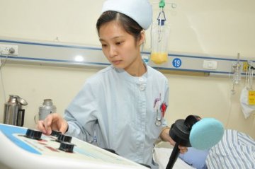 北京世纪坛医院：排痰机为病人无痛苦排痰