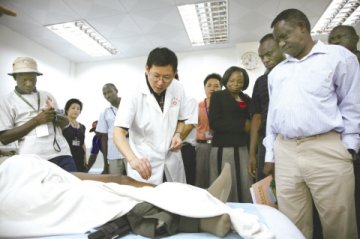 争做深圳西部中医药事业领头羊