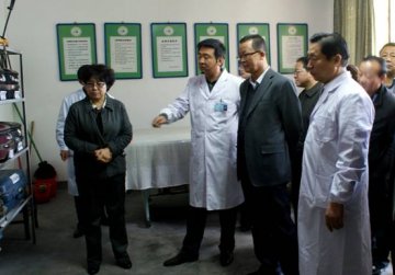 贾泰斌市长莅临我市疾控中心调研指导工作