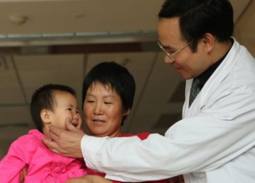 泪水常年不止 妙手新法“擦干”