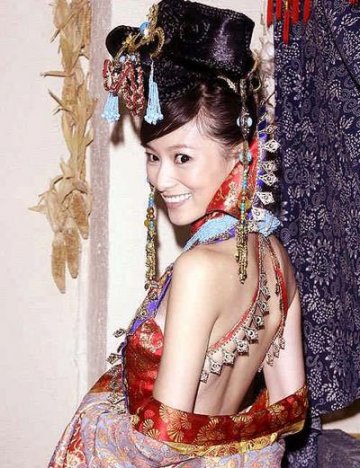 虞姬林立雯露背古装迎接楚霸王