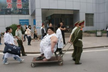 重庆：中国第一胖人生命垂危