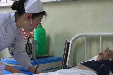 海军总医院耳鼻喉中心护士精心服务受好评