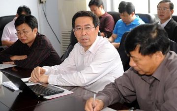卫生部专家对商城医生进行治疗蜱虫叮咬病培训