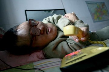 男子患怪病26年未下地 自强不息开办多家公司