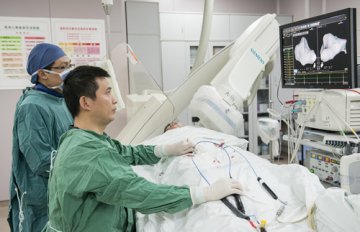 做射频消融术不用再“吃”X射线