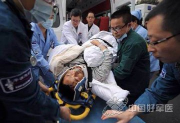 康定地震一危重症病人转至成都治疗