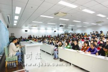 周国平遭遇恶医生