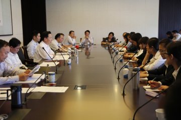 我校召开青年教师座谈会