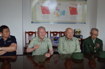 海拉尔农垦医院走进光荣院义诊