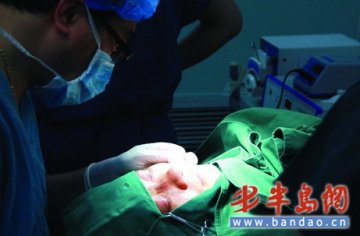 待婚男子擒贼连中3刀毁容 疤痕磨平准备结婚