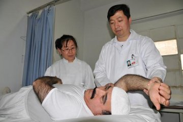 中国援科医疗队走过33年岁月