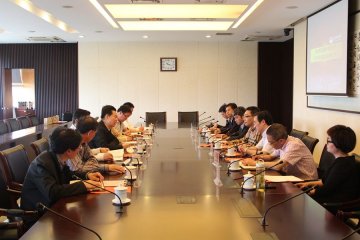 成都中医药大学余曙光副校长一行来我校调研