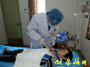 医院动态：省人医齐心救助“烂皮肤”男孩
