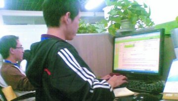 网络在线医生被曝是医托 雇人复制粘贴看病