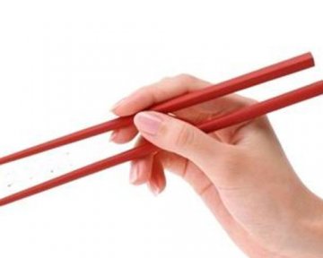 解析：哪种筷子更易暗藏细菌 保质期为多久？