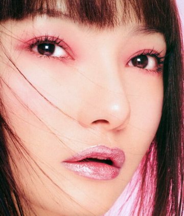 爱美女孩千万别这样用眼霜