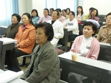 走访、听课、座谈--评估专家组对我校本科教学工作水平展开全面预评