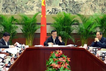 李克强：统筹谋划 攻坚克难 把医改向纵深推进