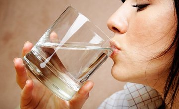 世界水日策划：喝水不当也致癌