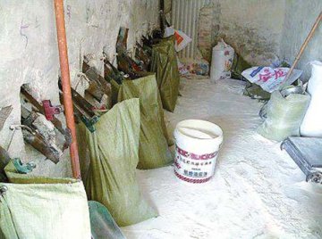 云南农民工怪病死亡调查结果：石英砂厂工人半数得矽肺病