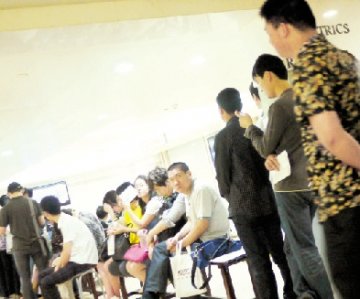 记者暗访：“技术型”黄牛截留网上预约号
