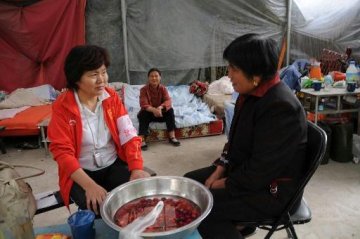 救灾工作队在汶川
