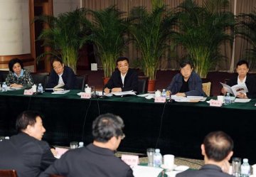 李克强强调公开透明地做好甲型H1N1流感防控工作