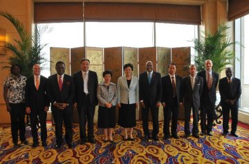 李斌主任会见国际组织代表
