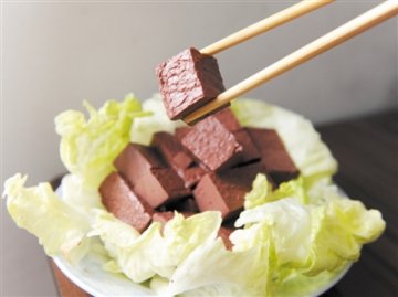 鸭血木耳能排毒？偏信排毒食品不如健康饮食